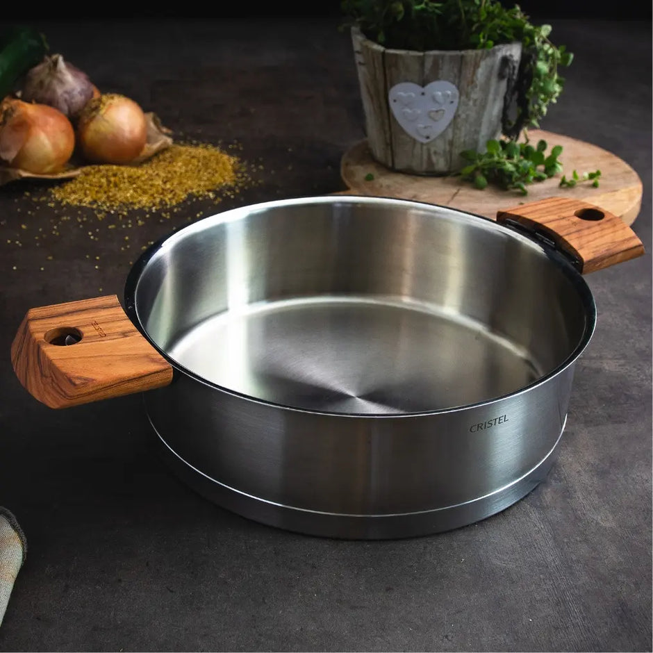 Saute pan with lid
